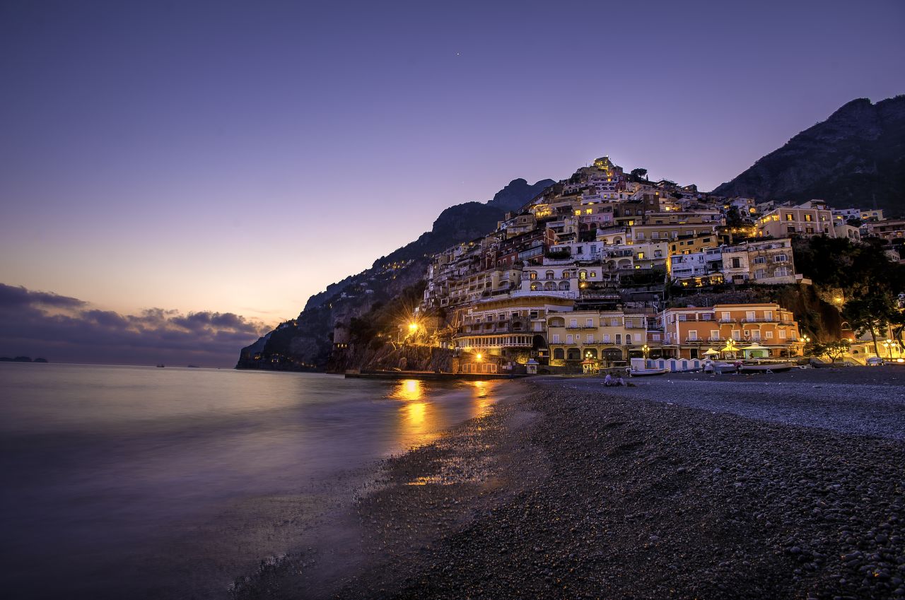 Cuanda estaba en su segunda luna de miel en Europa, Christopher Foltz y su esposa visitaron Positano en la costa de Amalfi de Italia. "Nunca había estado en Europa y mi esposa ha estado en Italia varias veces, pero nunca a la costa de Amalfi," dijo. "Así que esto era algo que pudimos compartir juntos, un nuevo momento."