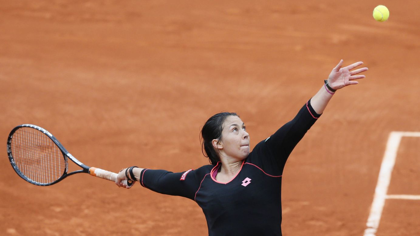 Bartoli, who never had professional coaching, also developed a distinctive serving style. She reached the semifinals on the red clay of Roland Garros at the 2011 French Open.