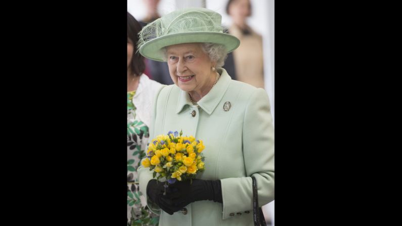 "The queen privately met those who coordinated the barracks response last week to the death of Drummer Lee Rigby," Buckingham Palace said in a written statement.