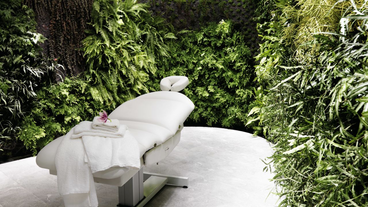 Qantas provides first and business class customers in Sydney and Melbourne with a lush spa experience.