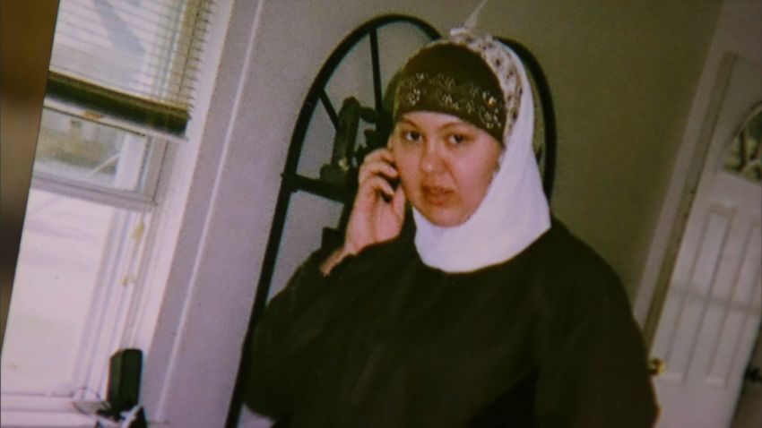 Nicole Mansfield converted to Islam years ago and wanted to go to Syria. Family says Mansfield is the dead woman in images from Syria; U.S. hasn't confirmed.