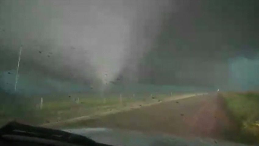 bts.ok.tornado.touchdown_00010524.jpg