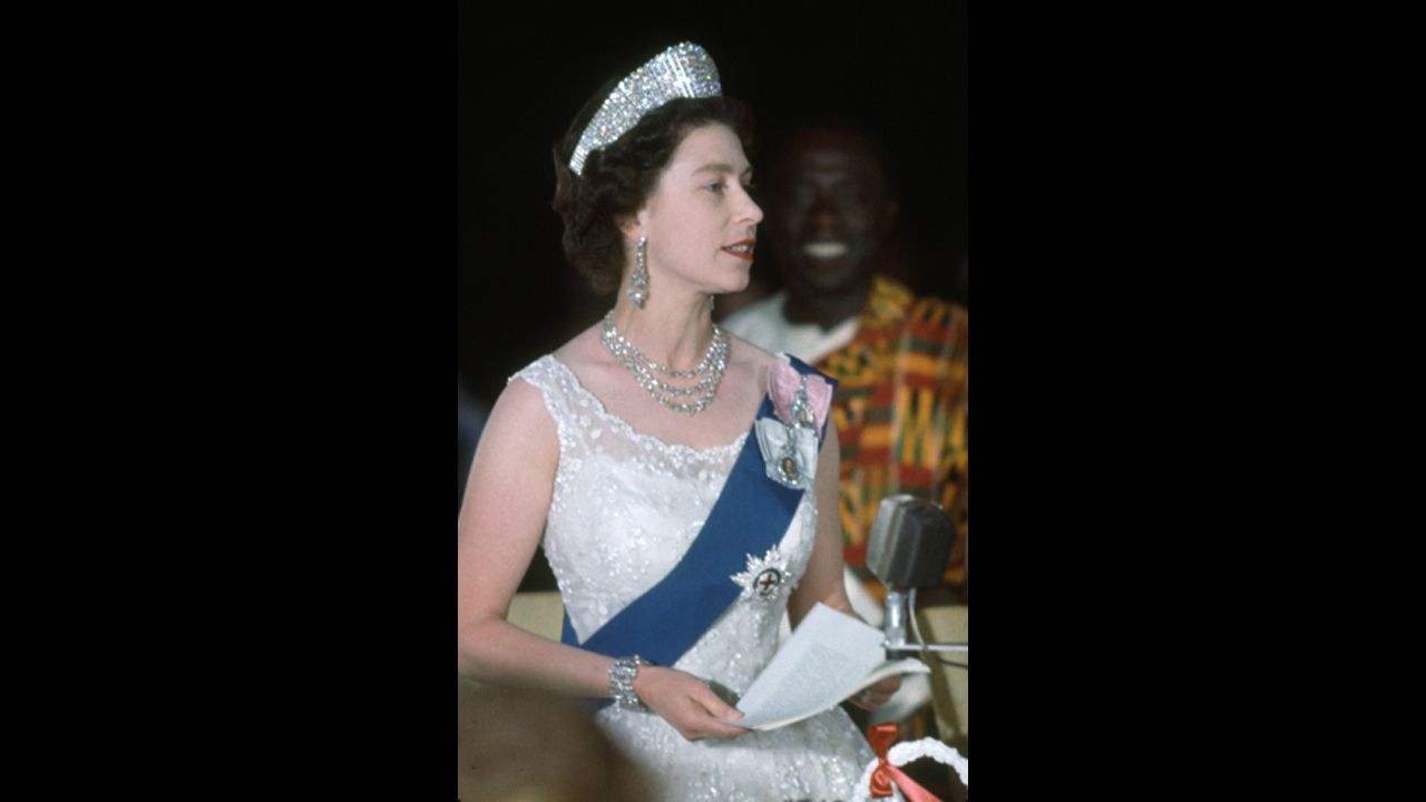 The queen speaks at a state dinner in Ghana in 1961.