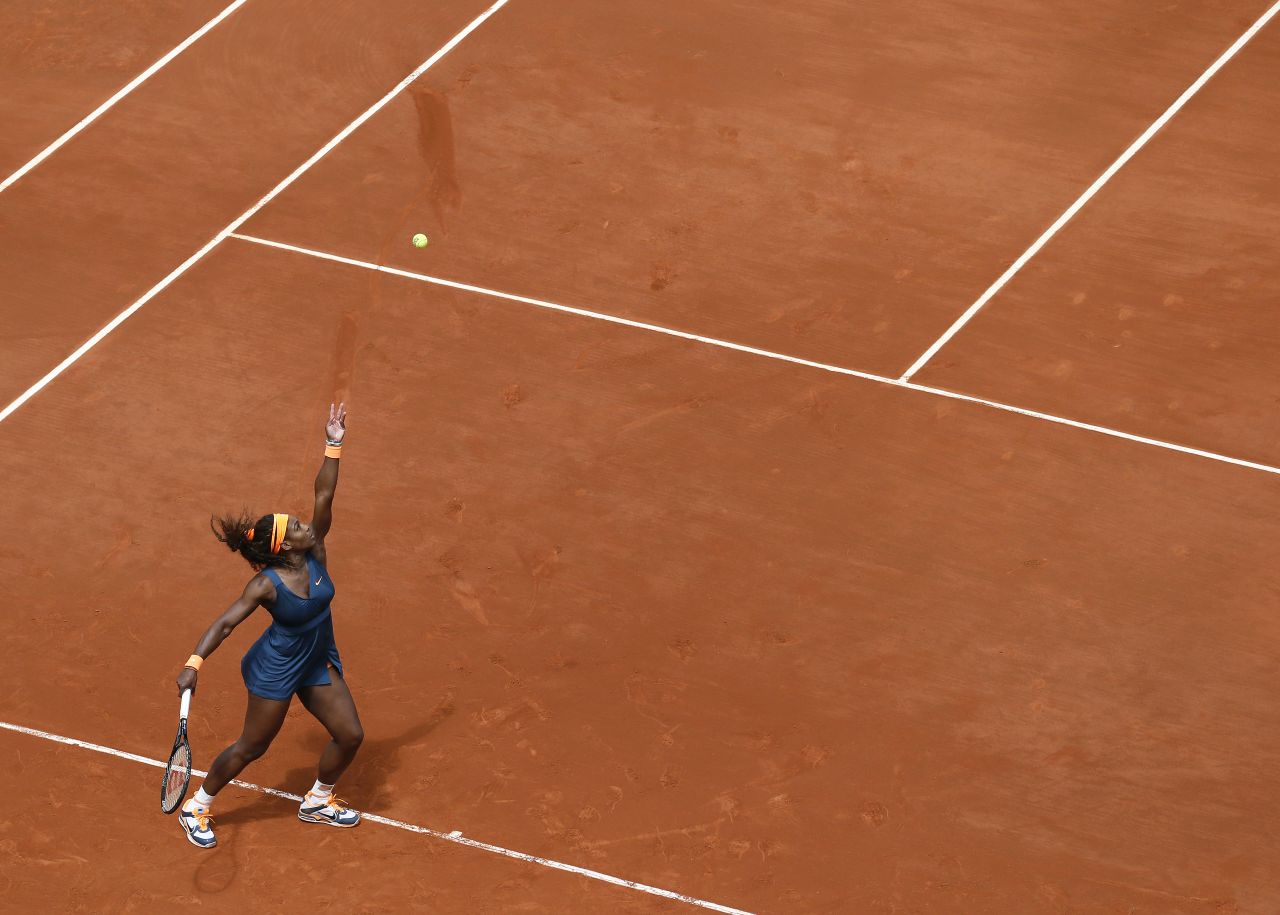 Serena Williams of the United States serves to Italy's Roberta Vinci during a 4th-round match of the French Open on Sunday, June 2, in Paris. Williams beat Vinci 6-1, 6-3.