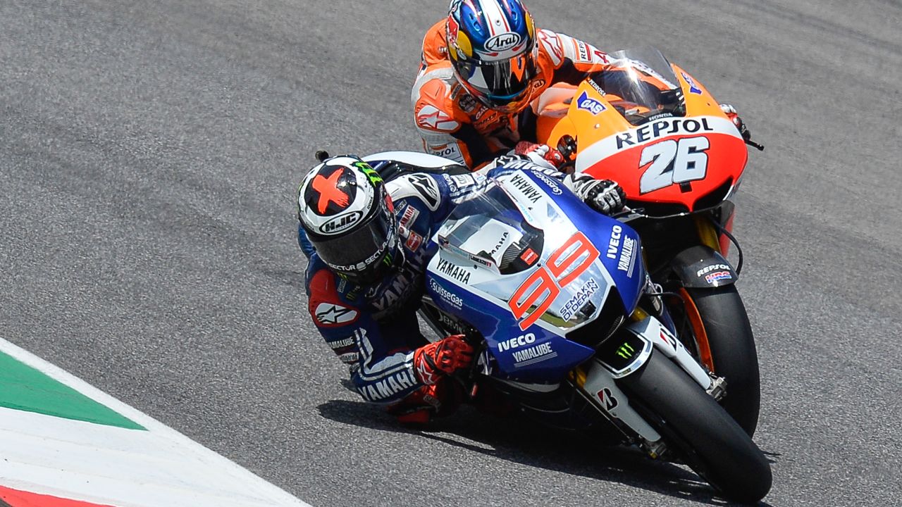 Yamaha's Jorge Lorenzo won the Italian MotoGP ahead of fellow Spaniard Dani Pedrosa of Honda.