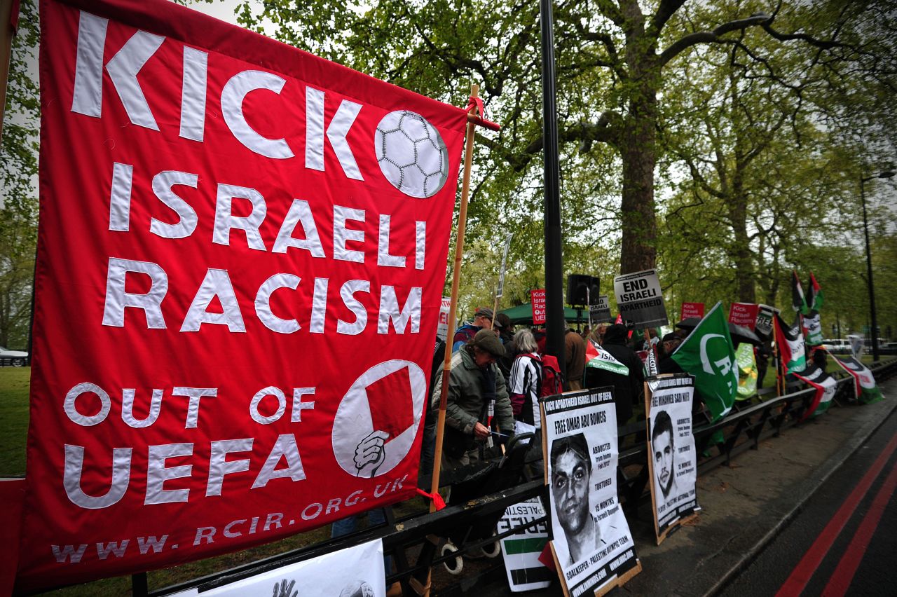 This year Sarsak was part of a protest outside the UEFA Congress in London. Demonstrators were calling for a boycott of the European Under-21 Championship in Israel. 