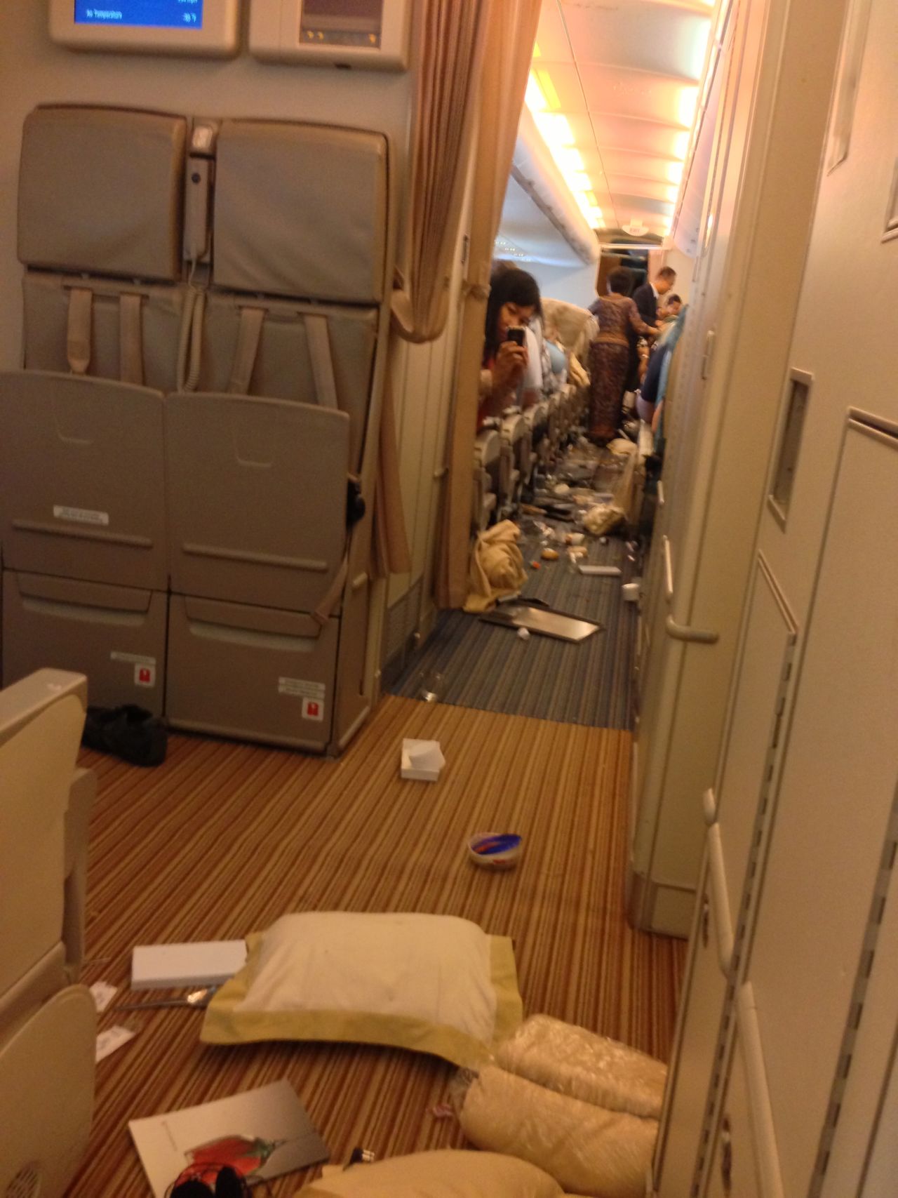 Singapore Airlines turbulence sends meals flying CNN