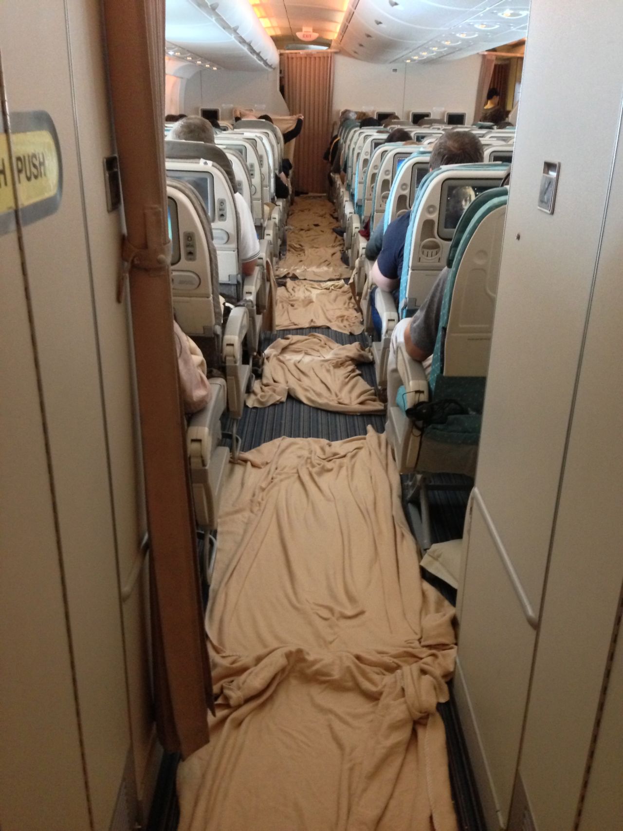 Singapore Airlines turbulence sends meals flying CNN