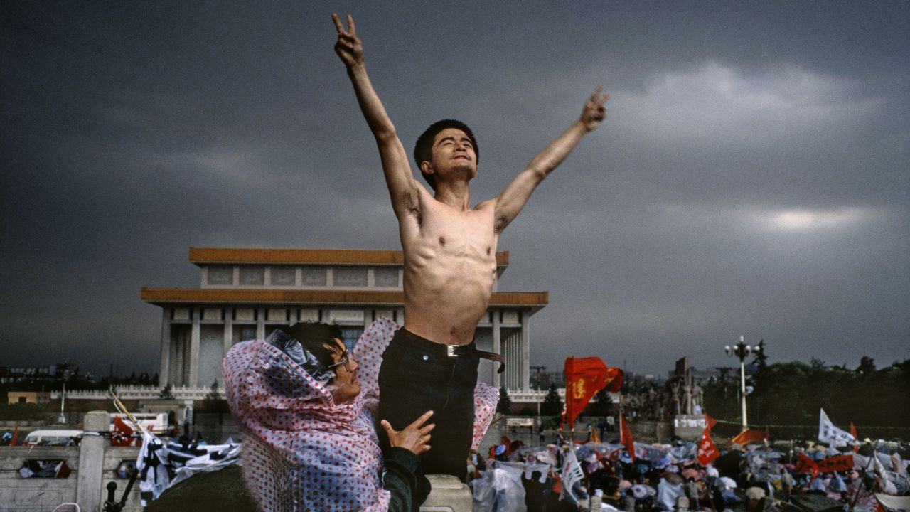 Young Chinese demonstrators protest official corruption and urge democracy in Beijing's Tiananmen Square in 1989.