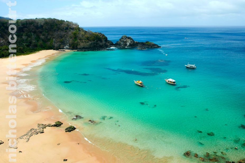 https://media.cnn.com/api/v1/images/stellar/prod/130605175227-brazil-beaches-praia-do-sancho.jpg?q=w_1600,h_1067,x_0,y_0,c_fill/h_618