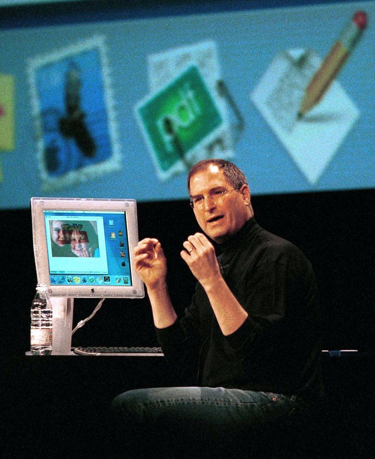 Apple CEO Steve Jobs demonstrated a preview of Apple's forthcoming Mac OS X operating system during his WWDC keynote address in May 2000.