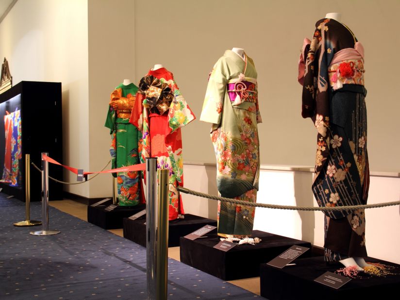 Some of these garments were brought to Brazil by the first Japanese immigrants in 1908. They encountered harsh conditions and new diseases in their adopted homeland, but most managed to elevate themselves from poverty and get an education within one generation.