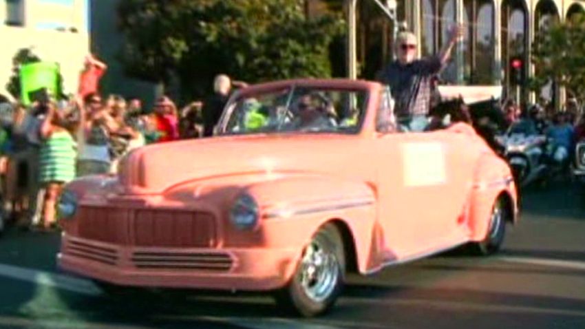 GEORGE LUCAS AT AMERICAN GRAFFITI PARADE_00005012.jpg