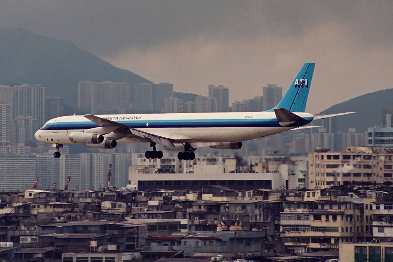 <strong>Better than any in-flight entertainment: </strong>Low-flying planes offered passengers a voyeuristic experience -- some could actually see what residents were up to through apartment windows in Kowloon City. Understandably, many locals on the ground didn't always appreciate the attention.