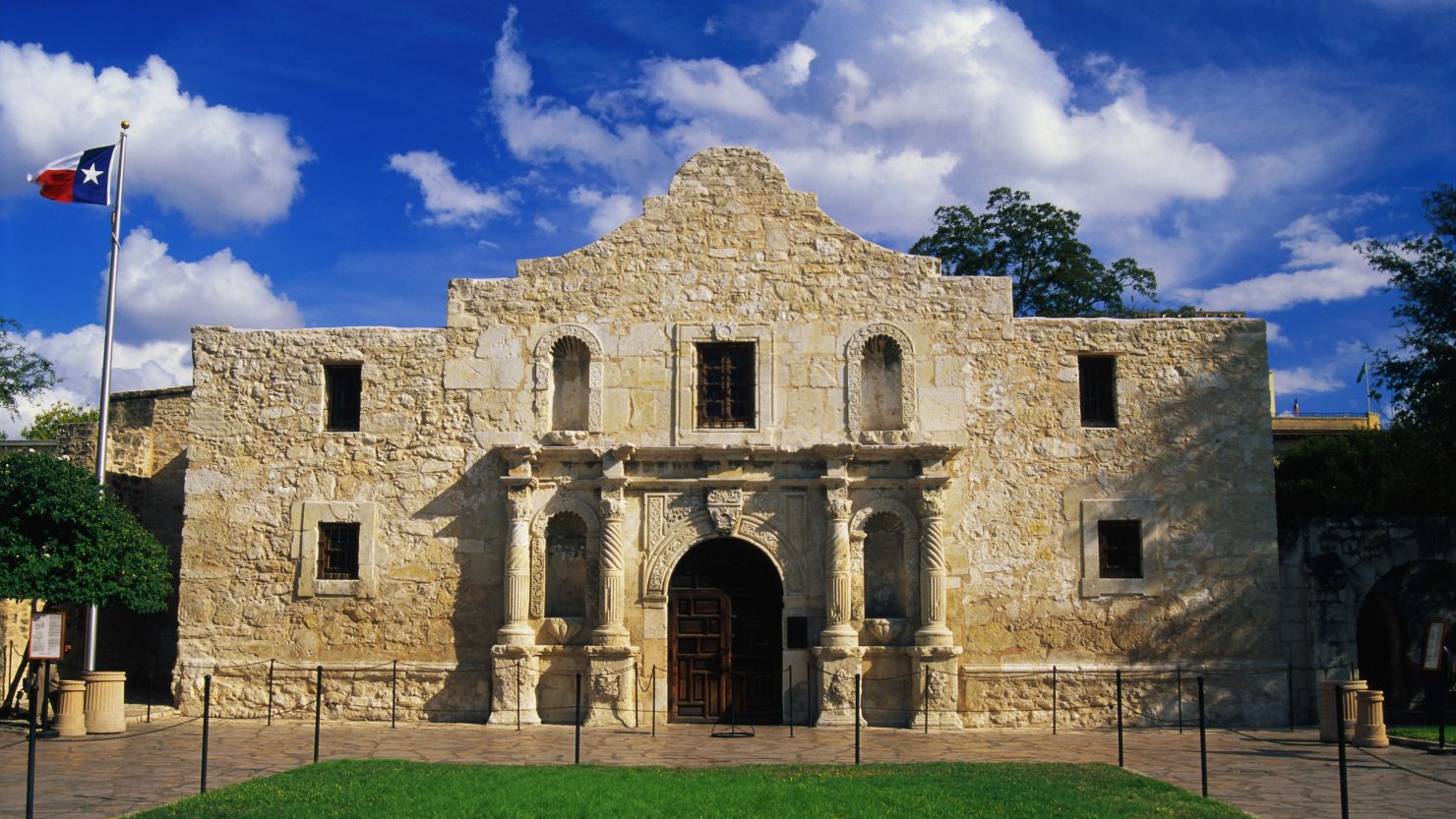 The Alamo is a popular tourist spot in San Antonio, Texas.