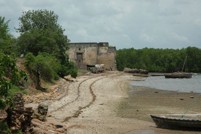 During its heyday, the island city was a major trading point for gold and ivory from Africa's interior and pottery, porcelains and other goods from the Far East.