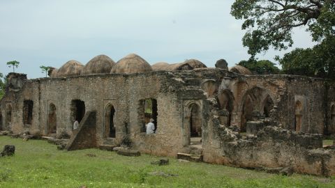 Kilwa coins tourists