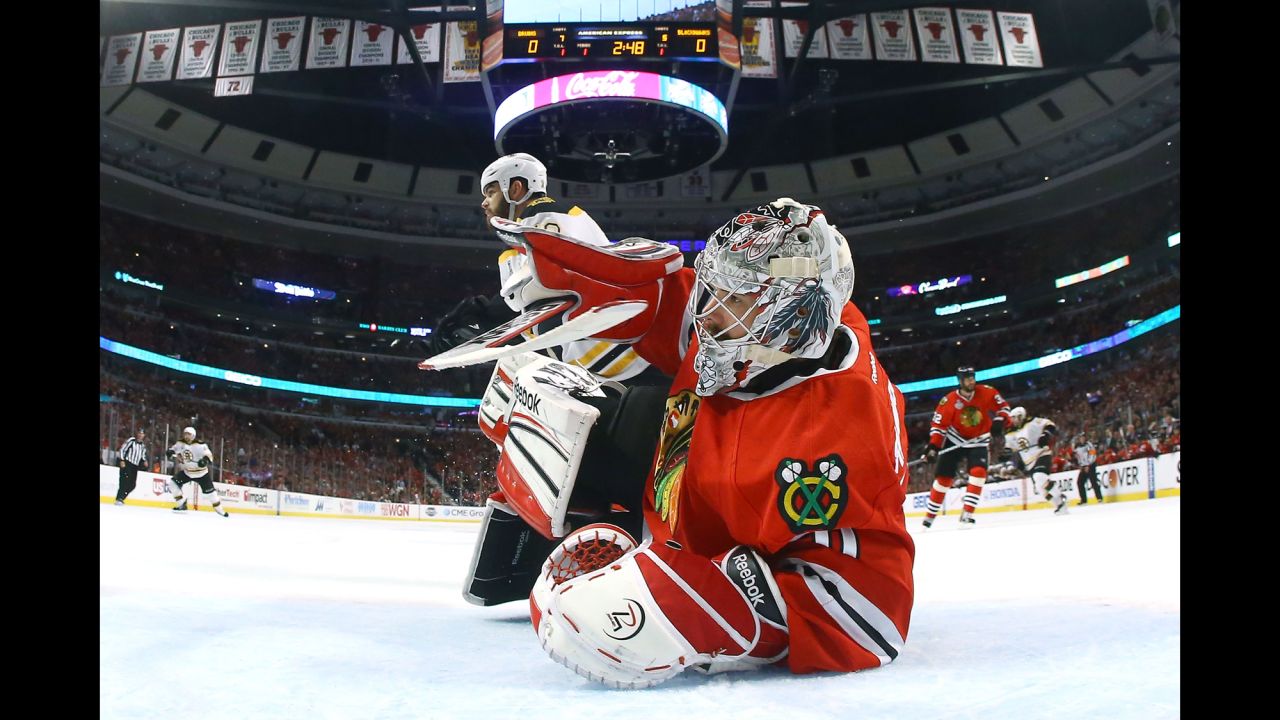 Corey Crawford of the Blackhawks tends goal in the first period.