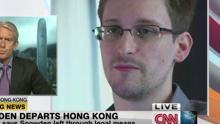 robertson.hk.snowden.escape_00010010.jpg