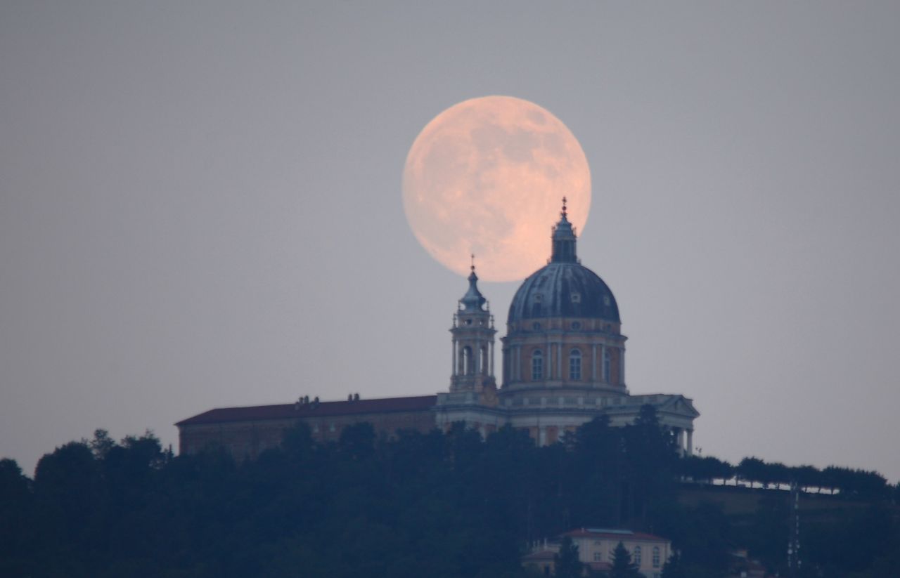 <a href="http://ireport.cnn.com/docs/DOC-993815">Stefano De Rosa </a>sat on top of a hill in Turin, Italy, in order to feel closer to the supermoon that was shining over the city. "I had to plan the shot a few days in advance and I was lucky to have a clear sky at the moment of the click," he said. 