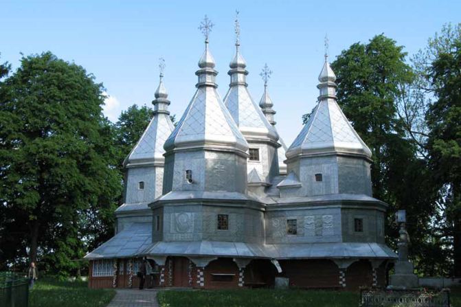 This transnational property on the fringe of Eastern Europe includes a selection of 16 tserkvas -- churches that were made with wooden logs between the 16th and 19th centuries by communities of the Eastern Orthodox and Greek Catholic faiths. "The tserkvas bear testimony to a distinct building tradition rooted in Orthodox ecclesiastic design, interwoven with elements of local tradition, and symbolic references to their communities' cosmogony," says UNESCO's inscription.<br />