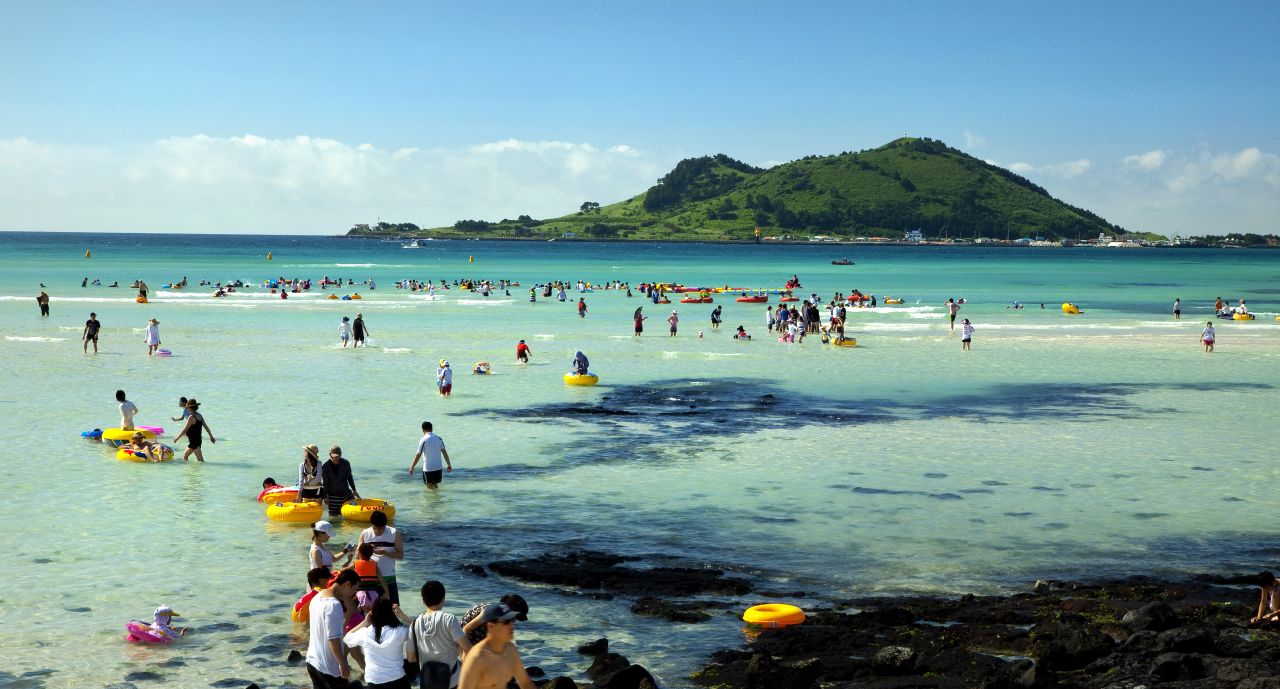 While in some sense the entire province is bordered by beaches (if not cliffs), the two model beaches are Hyeopjae Beach and Jungmun Beach.