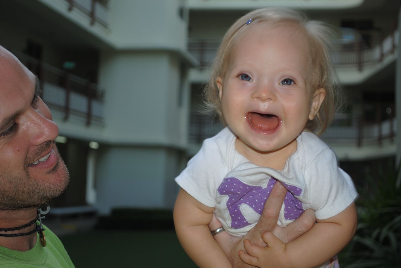 Jack Barr Jr cuenta cómo se reconcilió con el diagnóstico de síndrome de Down de su hija, Marley. Navega por la galería para ver más fotos y leer más sobre ella