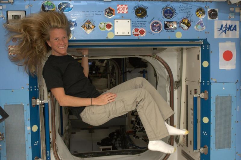 #CNNspacechat: Karen Nyberg Live From ISS | CNN