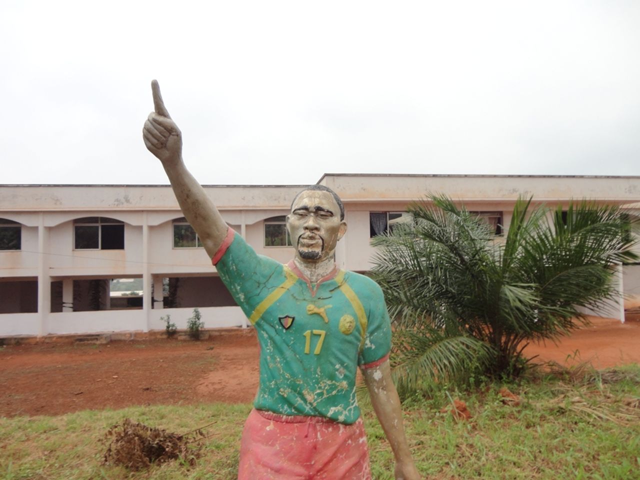 Back in Cameroon, the $10 million sports complex Foe started is in need of repair -- even the statue of the great midfielder. 