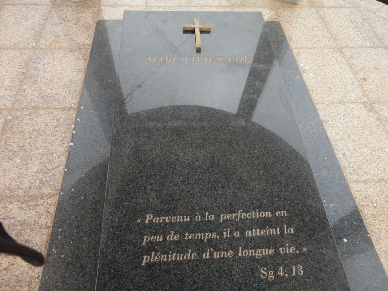 The tomb of the late footballer is one of the best kept items on the complex that bears his name. 