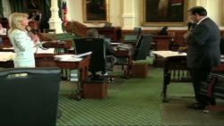 cnnee valencia us texas abortion bill_00005524.jpg