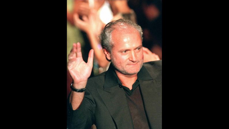 Fashion designer Gianni Versace was fatally shot on the steps of his Miami Beach, Florida, mansion on July 15, 1997. <a href="index.php?page=&url=http%3A%2F%2Fwww.cnn.com%2FUS%2F9712%2F30%2Fversace.presser%2Findex.html%3Firef%3Dallsearch" target="_blank">Police believe a 27-year-old named Andrew Cunanan killed</a> the 50-year-old head of the renowned fashion empire, although they couldn't uncover a motive. Cunanan took his own life on a nearby houseboat a week after Versace's death.
