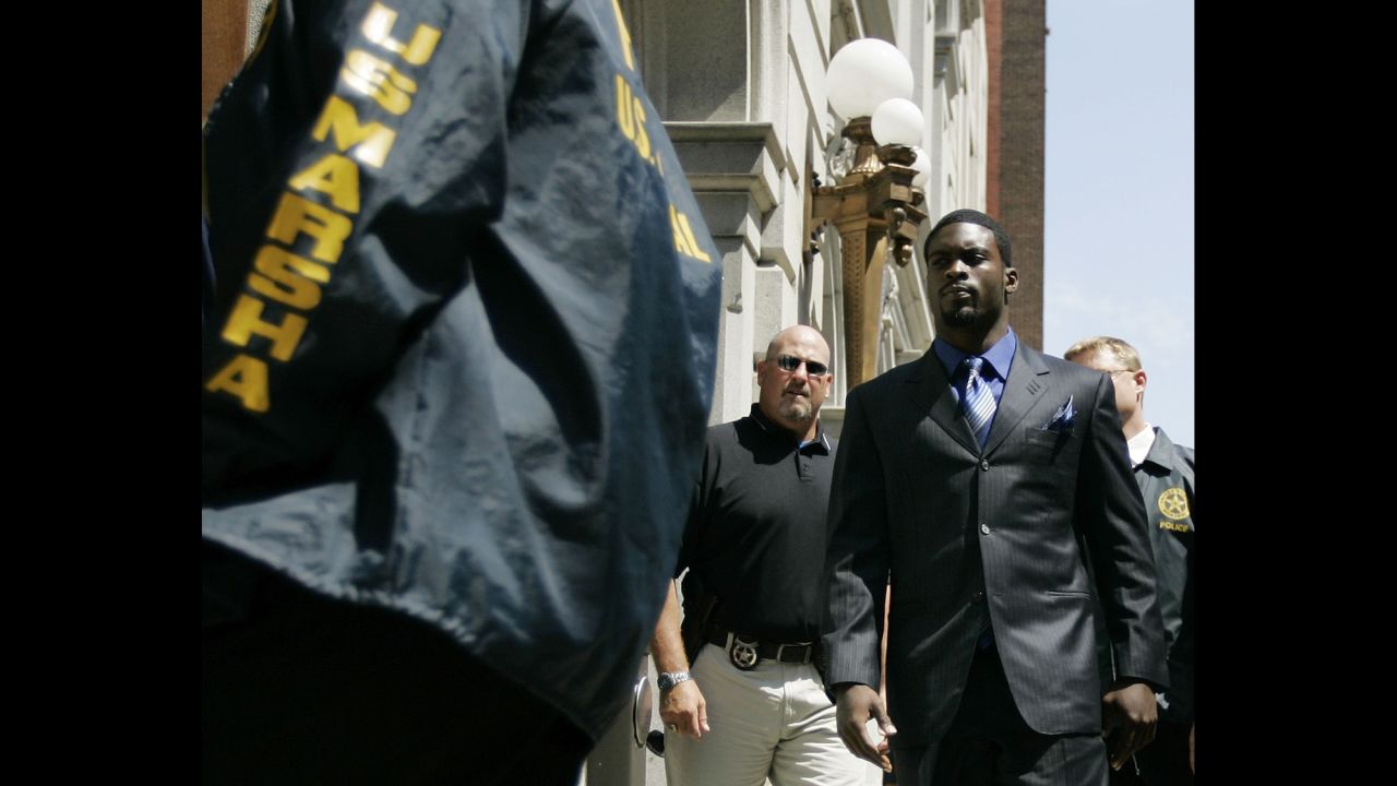 NFL quarterback<a href="http://www.cnn.com/2013/06/24/us/michael-vick-fast-facts/index.html" target="_blank"> Michael Vick</a> worked with Smith after he was charged in a federal case involving a dogfighting ring in 2007.