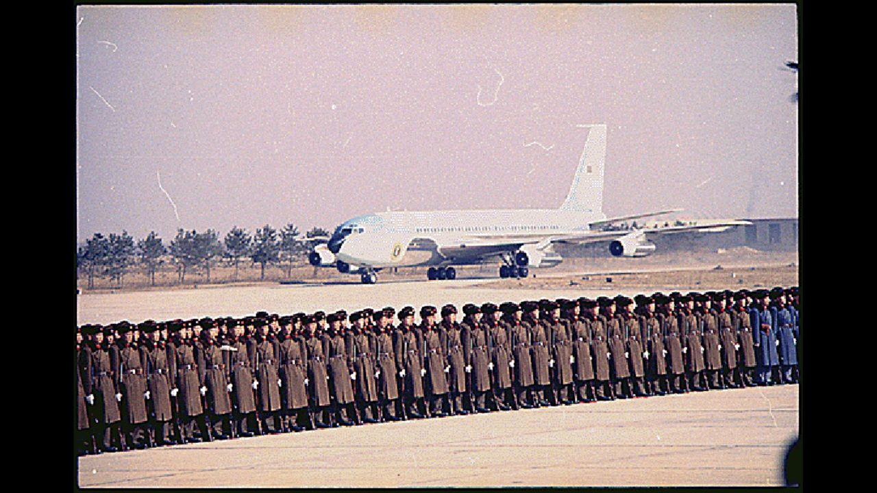 In 1972, SAM 26000 ferried President Richard Nixon to Beijing on a groundbreaking mission to open U.S. relations with the People's Republic of China. The aircraft was welcomed by a 350-man Chinese military honor guard.