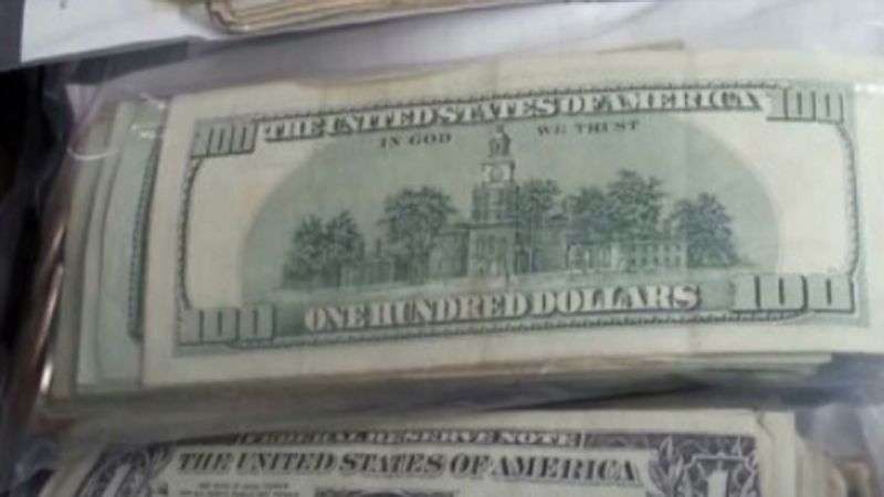Teens accidentally get cash in drive-thru