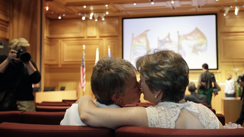 Pennsylvania Judge Orders Clerk To Obey Same Sex Marriage Ban Cnn