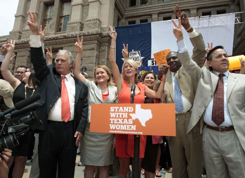 As the second session was convened on July 1, 2013, Davis led a rally in support of women's rights to reproductive decisions. 