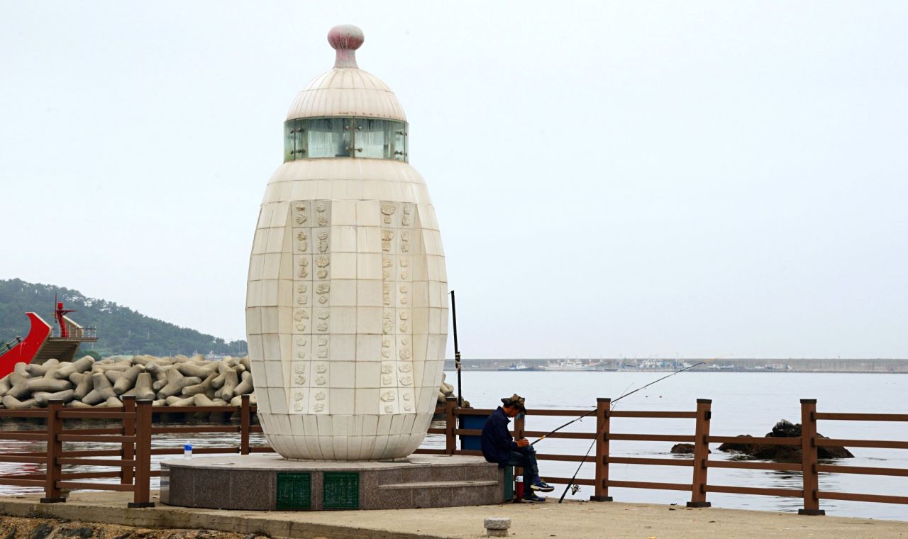 Busan's Baby Bottle Lighthouse was built to symbolize and encourage childbirth. South Korea's birth rate is among the lowest in the developed world (1.2 in 2010). 