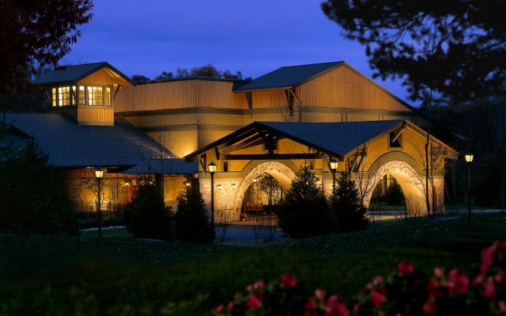 At the Lodge at Woodloch, spa options include the Royal Revival (a hops, barley and honey exfoliation, plus beer bath inspired by Dogfish Head's Midas Touch ale) and the Mud and Suds Pedicure, a beer foot soak paired with a glass of brew. 