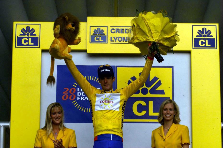 Millar announced his arrival on the global stage by winning the prologue of the 2000 Tour de France, his first involvement in cycling's most prestigious race.