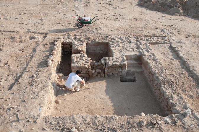 Al Zubarah was once a thriving pearl fishing and trading port, and is one of the largest and best preserved examples of an 18th century merchant town anywhere in the Gulf.