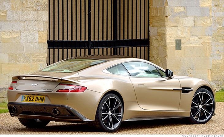 Impulsado por un motor V12 de 6 litros y 573 caballos de fuerza, el Aston Martin Vanquish tiene un precio inicial de 280 mil dólares.