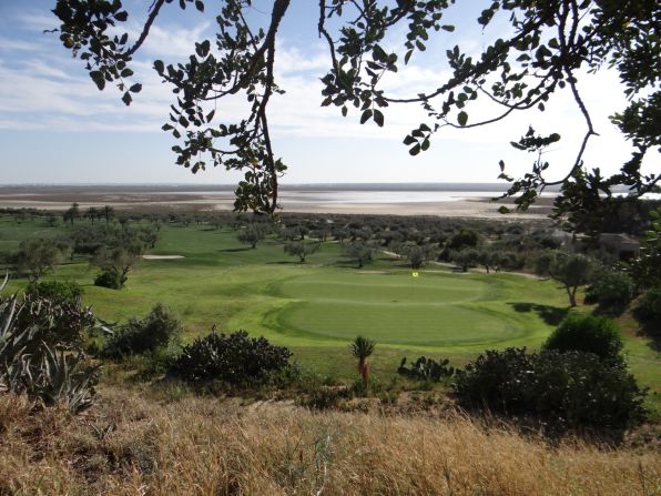 With commanding views from the clubhouse all the way to the Mediterranean, Flamingo is always in first-class condition and has excellent greens and fairways. 