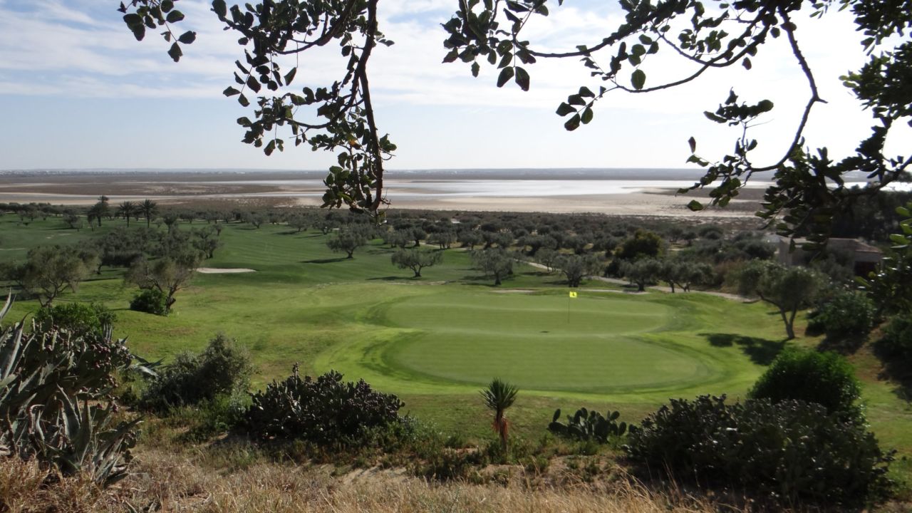 Flamingo Golf Course: views all the way to the Mediterranean.