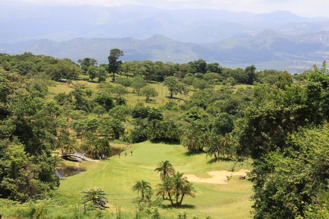 This course was carved out of dense woodland in the shadow of the eponymous Leopard Rock mountain. Many trees still line the fairways, making accuracy, as always, the key skill here.