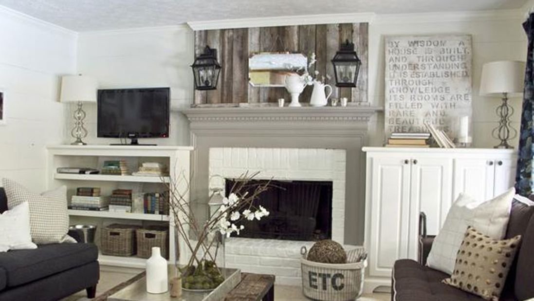<a href="http://ireport.cnn.com/docs/DOC-1001099">Anisa Darnell</a> of Roswell, Georgia, designed this cottagey living room for clients. This room was featured on HGTV's "Design Wars."