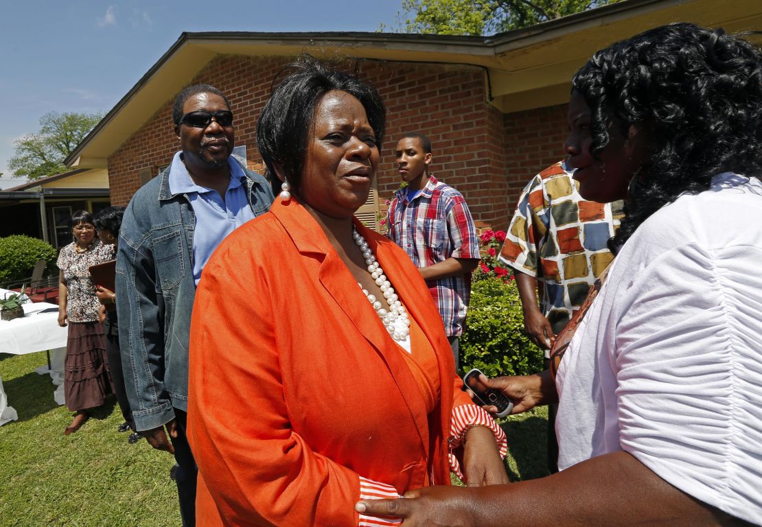 At a news conference outside her home, Patricia Unger called for a federal investigation into her son's death.