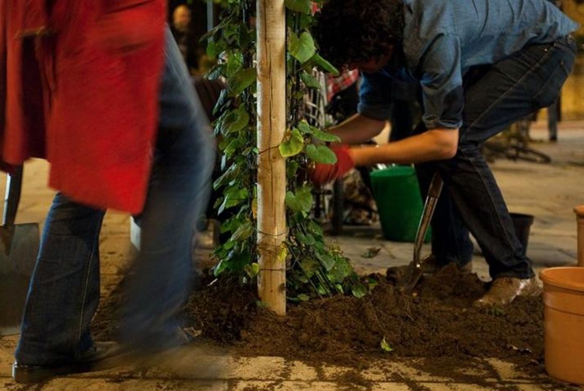 For the past nine years London's self-confessed guerrilla gardener Richard Reynolds has written about the world of planting seeds in neglected public spaces. <br /><br />To honor the movement, CNN's Going Green takes a closer look at urban gardening, a passion Reynolds says first came from "not having a garden, nor the opportunity to garden anywhere".