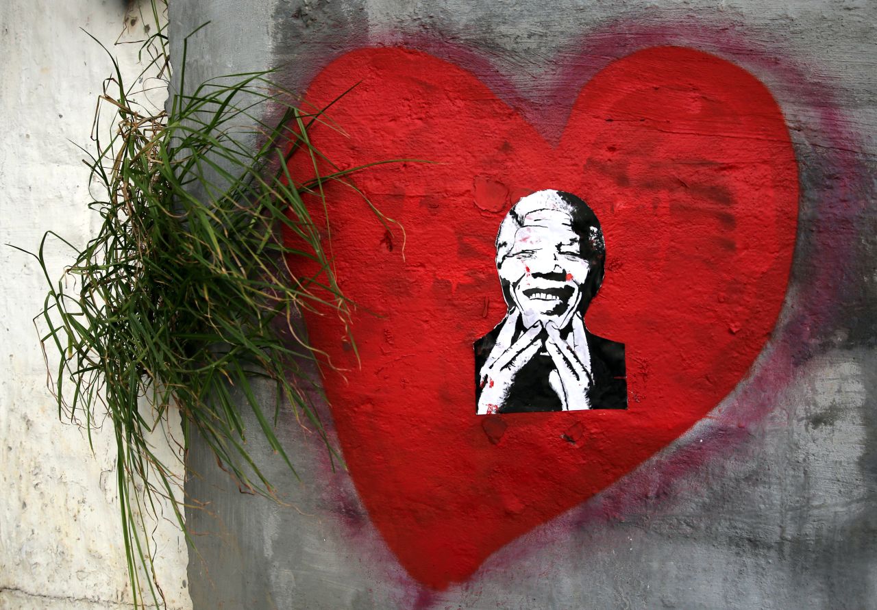 <strong>SOUTH AFRICA:</strong> Street art expressing love for Mandela is found in Cape Town. 