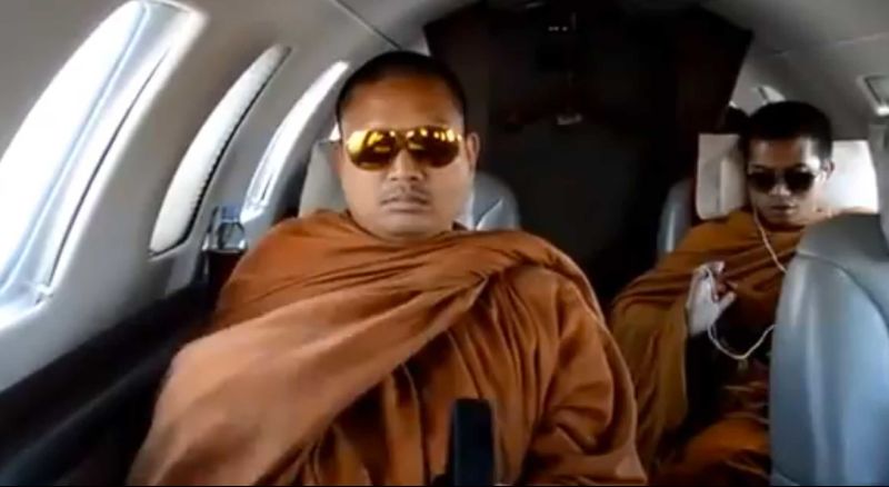 Thailands jet-set monk, Luang Pu Nenkham, for sex charge pic